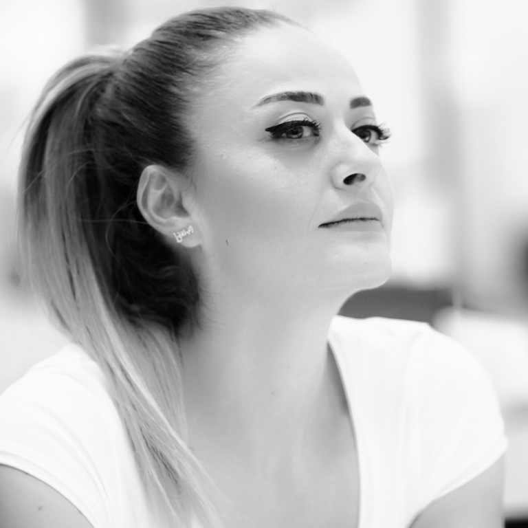 Arzu Güner — professional voice over artist on VoiceBros
