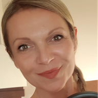 Dijana Kamber — professional voice over artist on VoiceBros