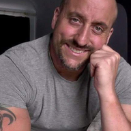 Guy Barnes — professional voice over artist on VoiceBros