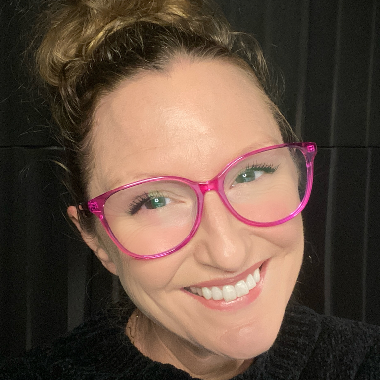 Sarah Kennedy — professional voice over artist on VoiceBros