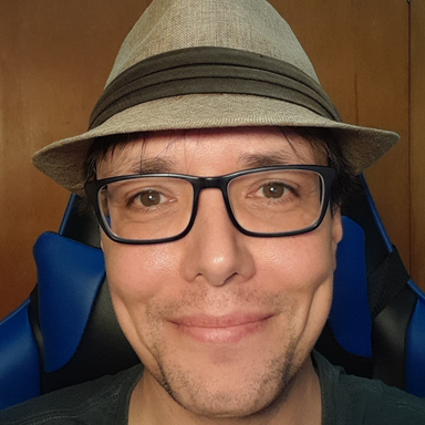 Sash Mutze — professional voice over artist on VoiceBros