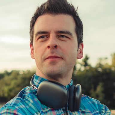Serge De Marre — professional voice over artist on VoiceBros