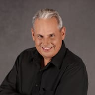 Max Goldberg — professional voice over artist on VoiceBros