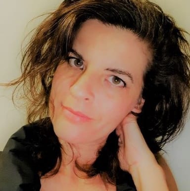 Adriana Sacciotto — professional voice over artist on VoiceBros