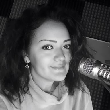 Füsun Tuncer — professional voice over artist on VoiceBros