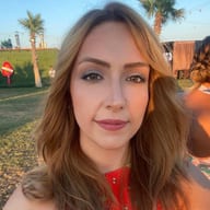 Esra DALAR — professional voice over artist on VoiceBros