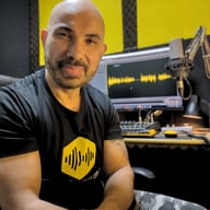 Claudir Gomes — professional voice over artist on VoiceBros
