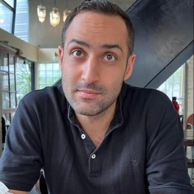 Roham Aftabi — professional voice over artist on VoiceBros