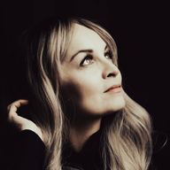 Vero Weiland — professional voice over artist on VoiceBros