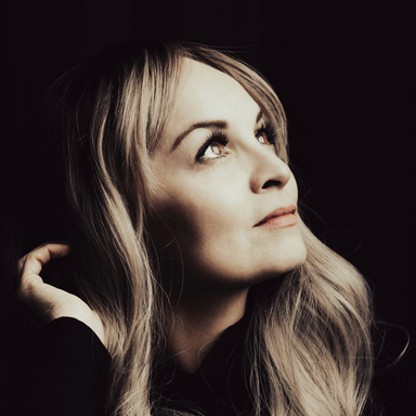 Vero Weiland — professional voice over artist on VoiceBros